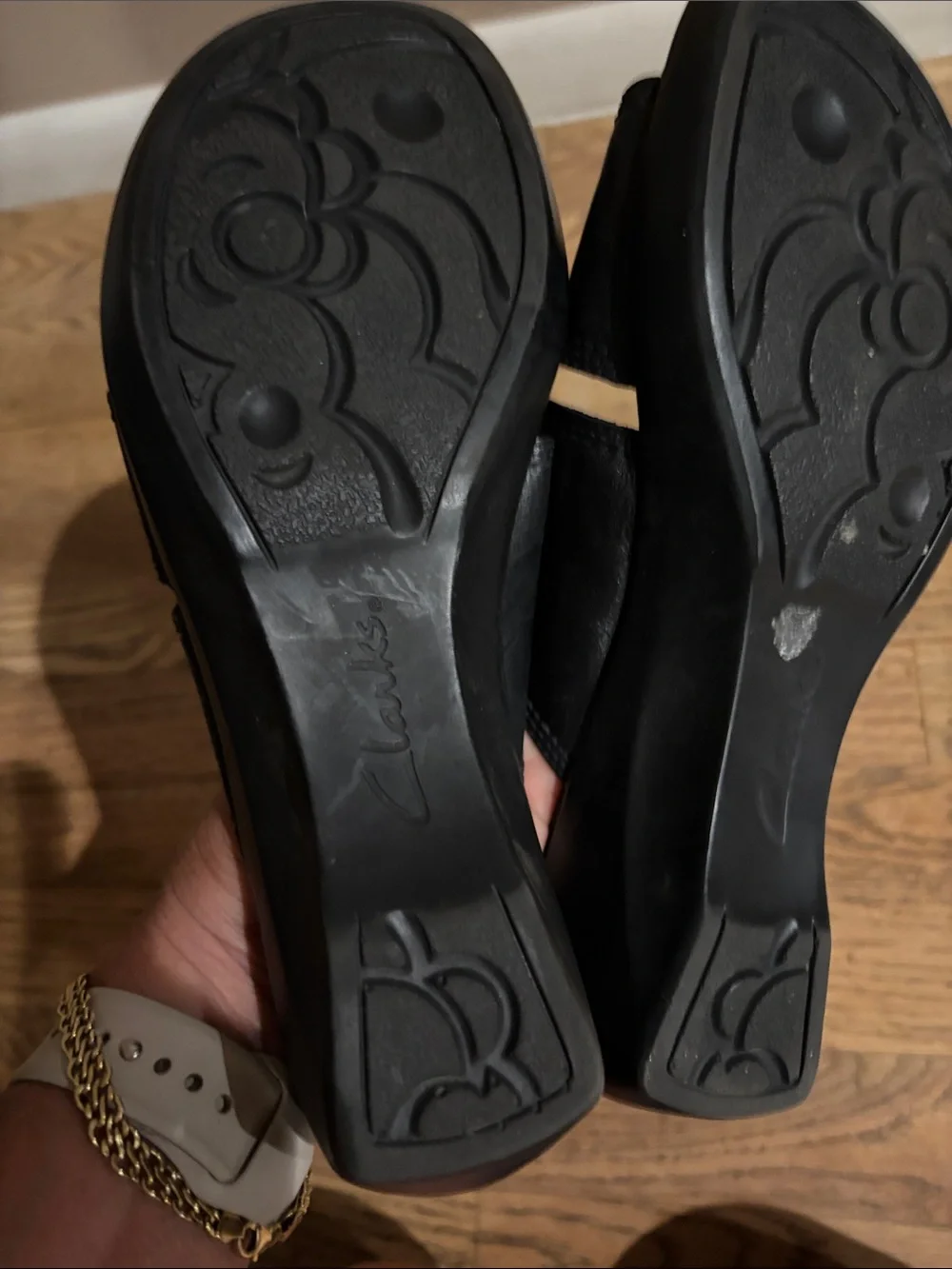 Clarks Black Leather Slip-On Slide Mules/Sandals, Sz 8W EXCELLENT CONDITION
